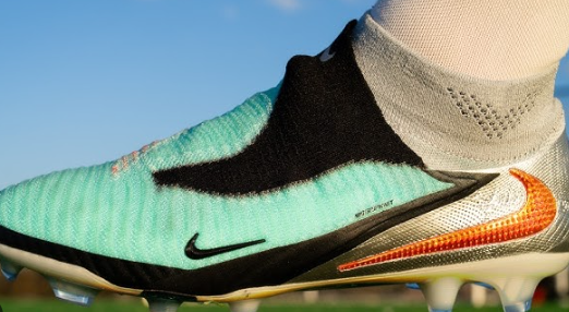 Nike Phantom 6 Low Elite Teknologianalyse: Sådan Forbedrer Gripknit og Cyclone 360 Dit Spil
